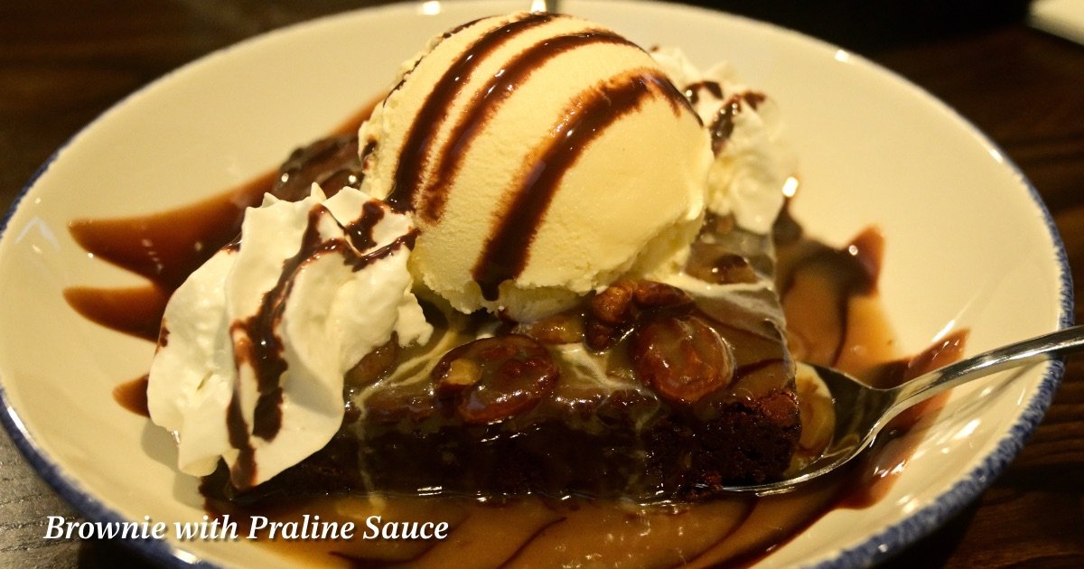 Kingfisher Seafood's Brownie with Praline Sauce and Ice Cream