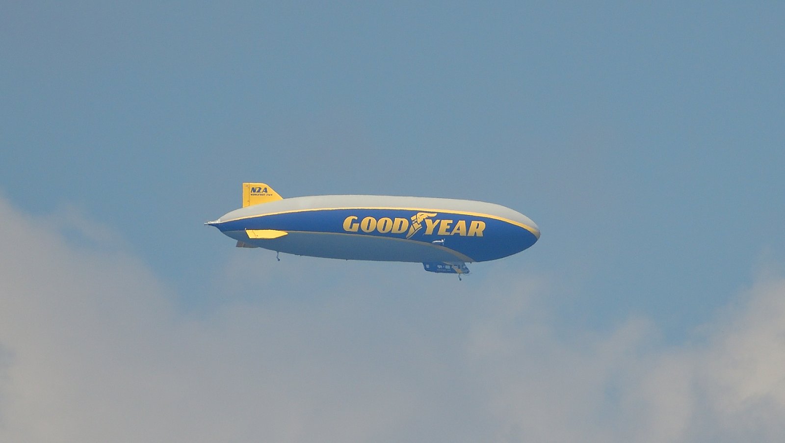 Goodyear Blimp over Mobile Bay SEP 10 2025