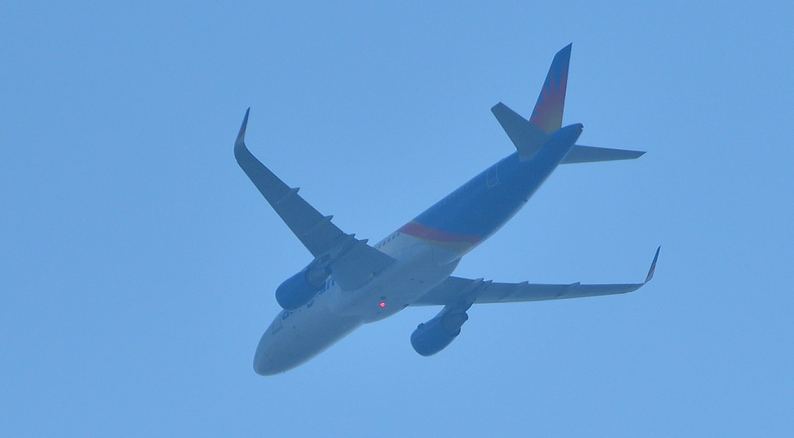 Allegiant Air flight 1358 flies over Fairhope