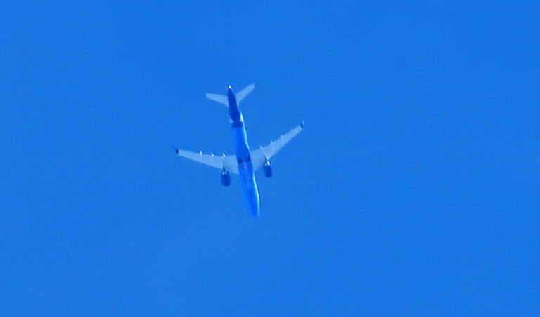 Breeze Airways flight 401 passes over Fairhope OCT 23rd 2025