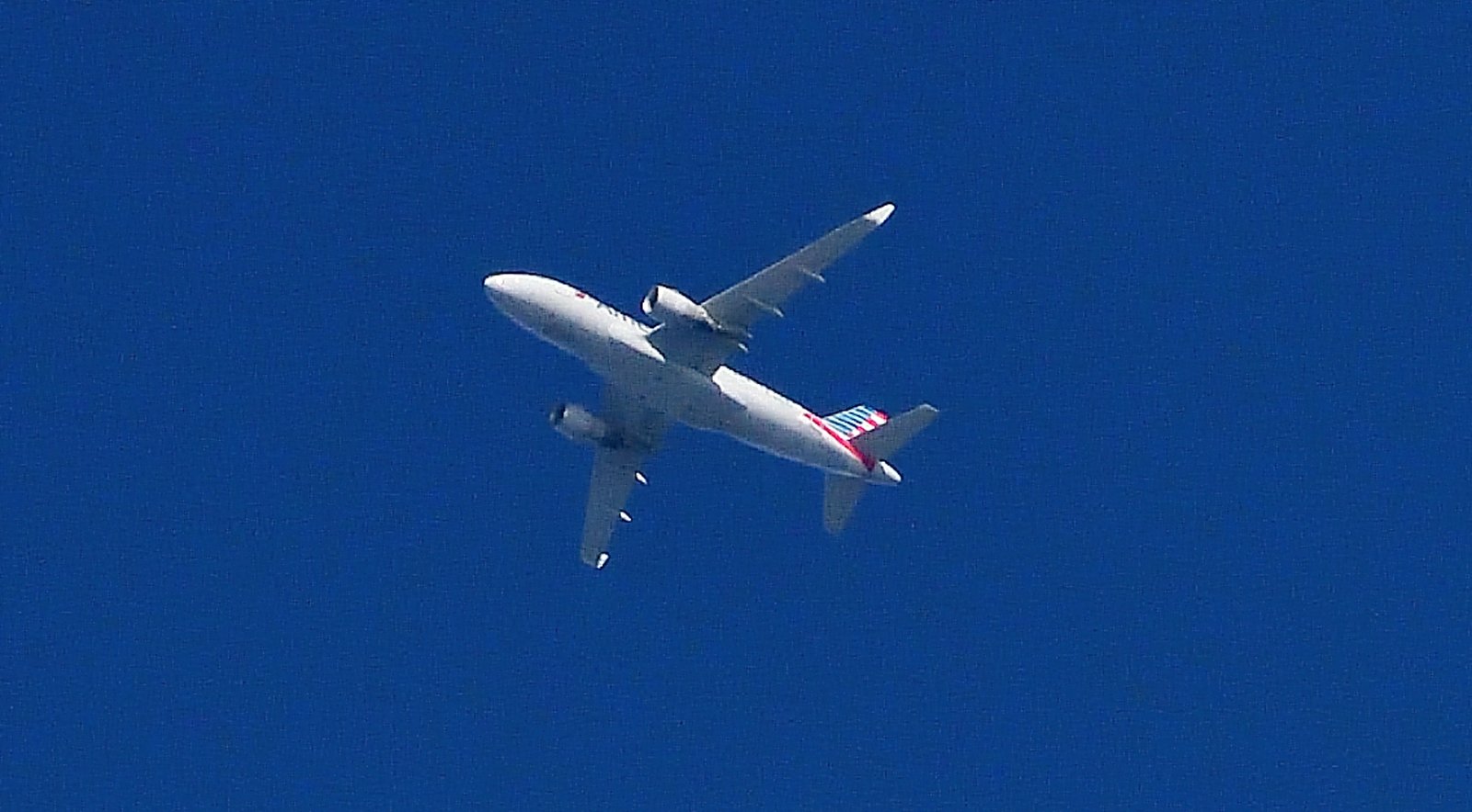 American Airlines Airbus A319 over Fairhope