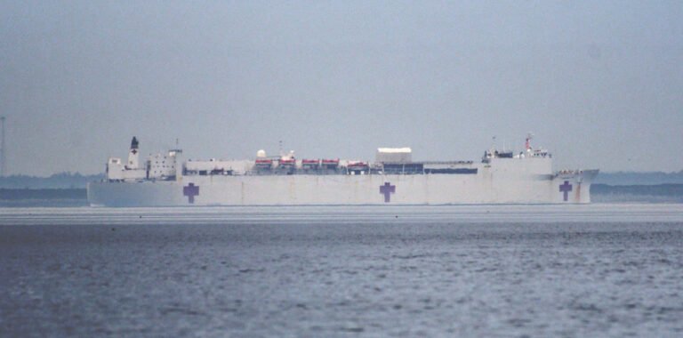 The U.S. Navy hospital ship USNS Comfort arrives in Mobile JAN 22nd 2026