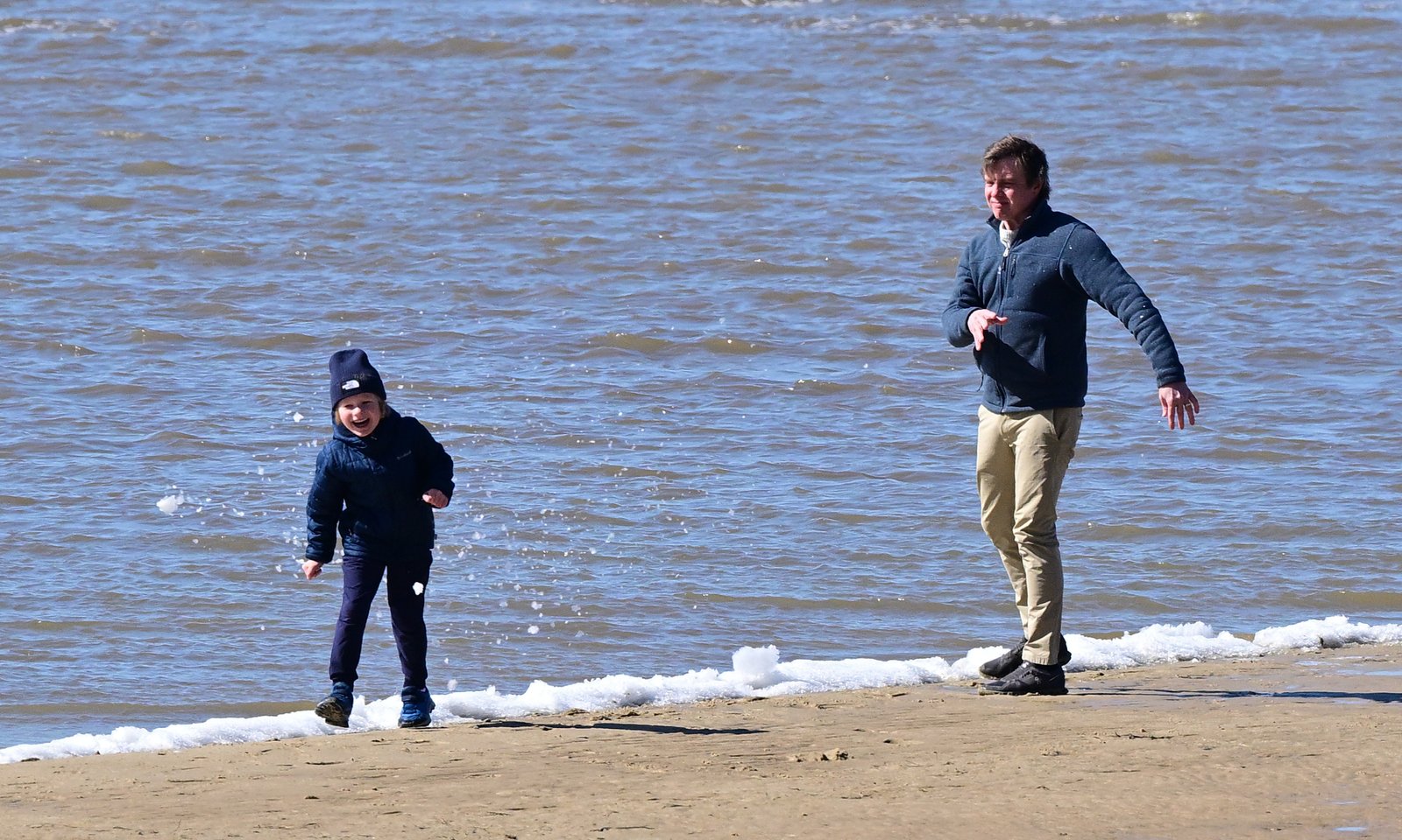 Mobile Bay ice/slushball fight FEB 1st 2026
