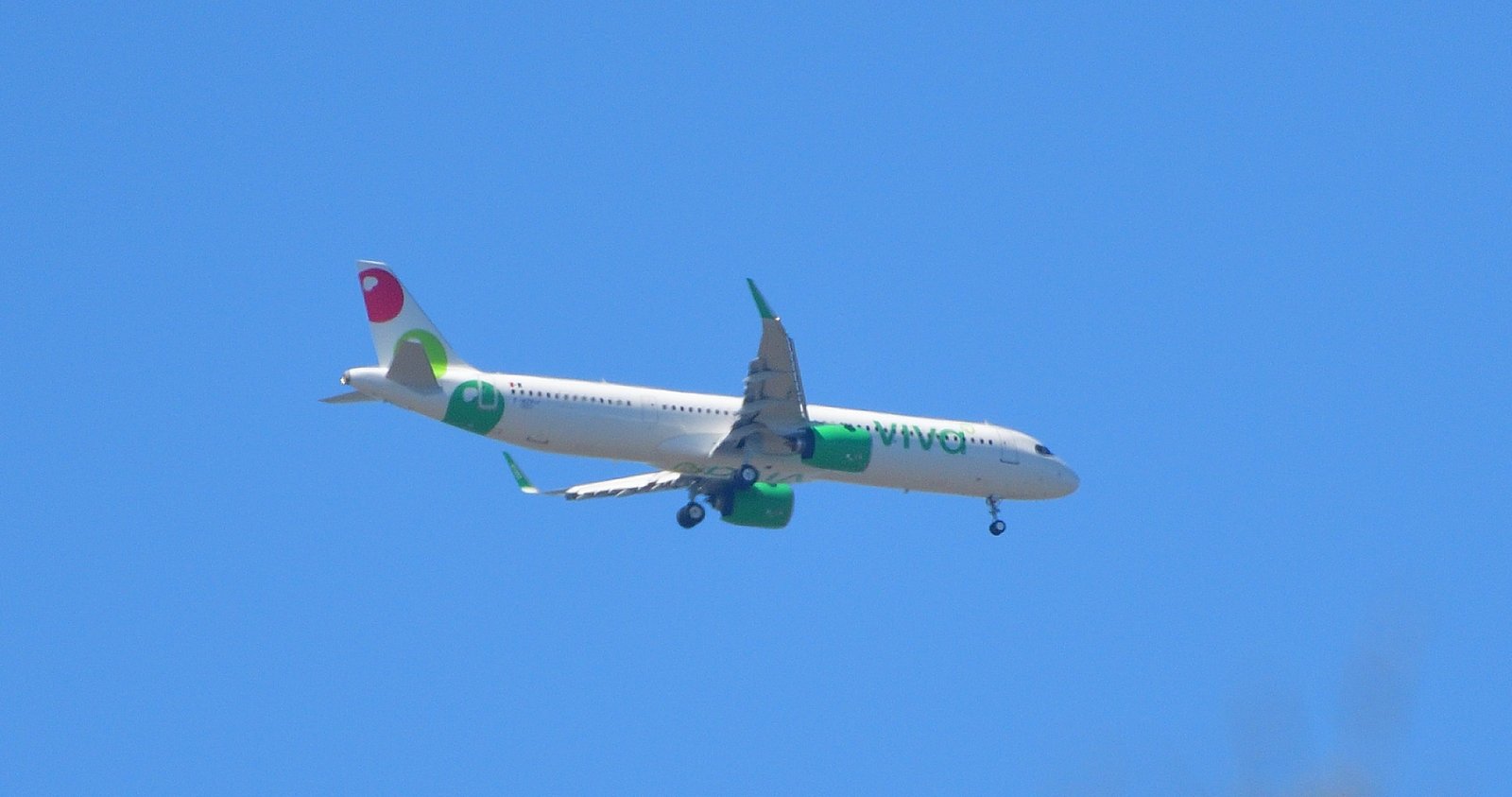An Airbus a320 passes over Fairhope.